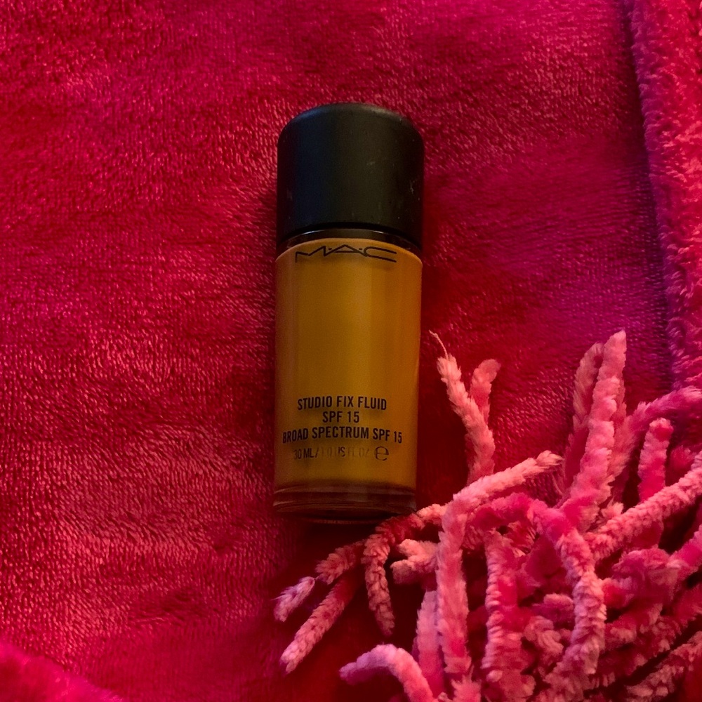MAC FOUNDATION STUDIO FIX🍂🍂🍂🍂🍂🍂🍂🍂🍂🍂🍂🍂🍂🍂🍂🍂🍂